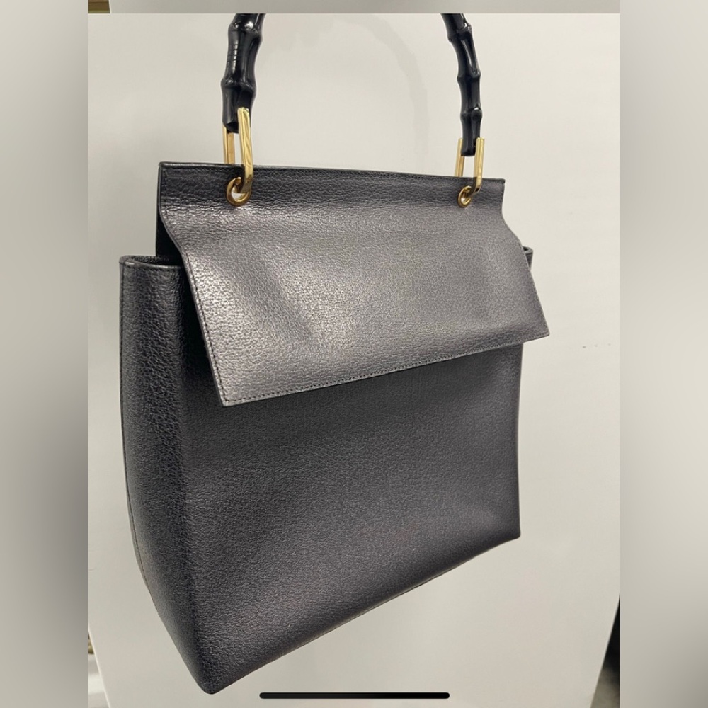 Authentic vintage elegant Gucci Black bamboo handle  shoulder bag ☝️💥🥰